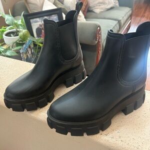 Size 7 black boots